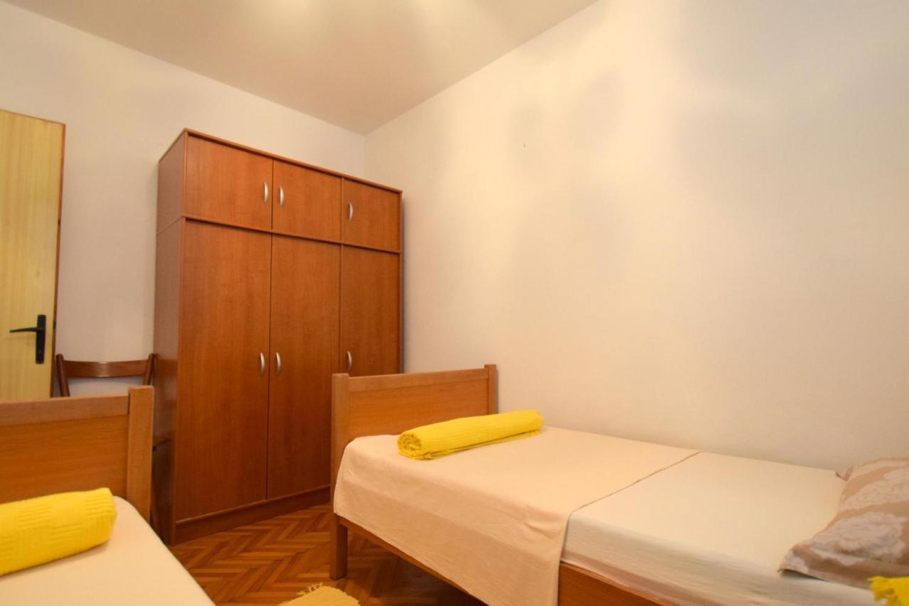 Apartment Angela Malinska Exterior foto